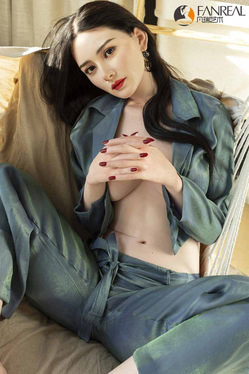 Picture of FanReal Doll 173cm/5ft8 E-cup Silicone Sex Doll – Ling