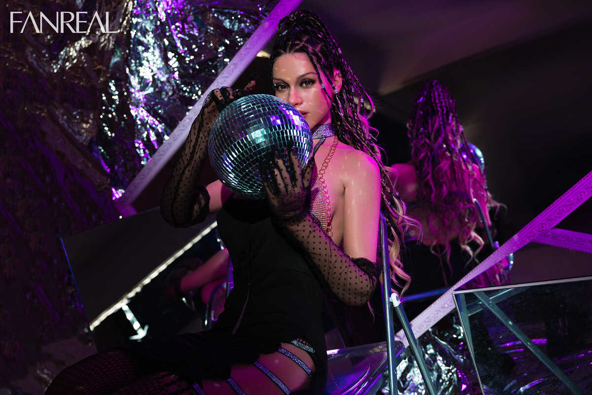 Picture of FanReal Doll - 168cm/5ft6 F-cup Silicone Sex Doll – Vanessa