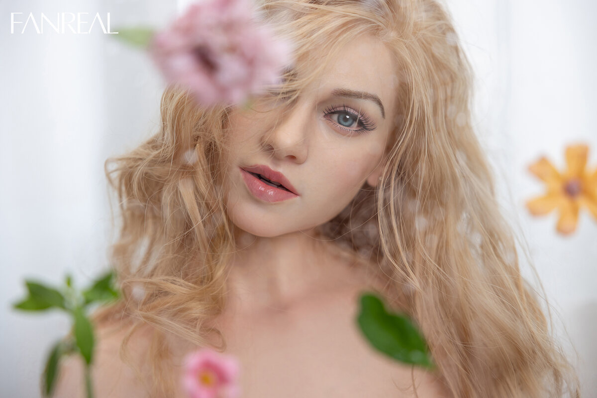 Picture of FanReal Dolls 168cm/5ft6 F-cup Silicone Sex Doll – Vanessa