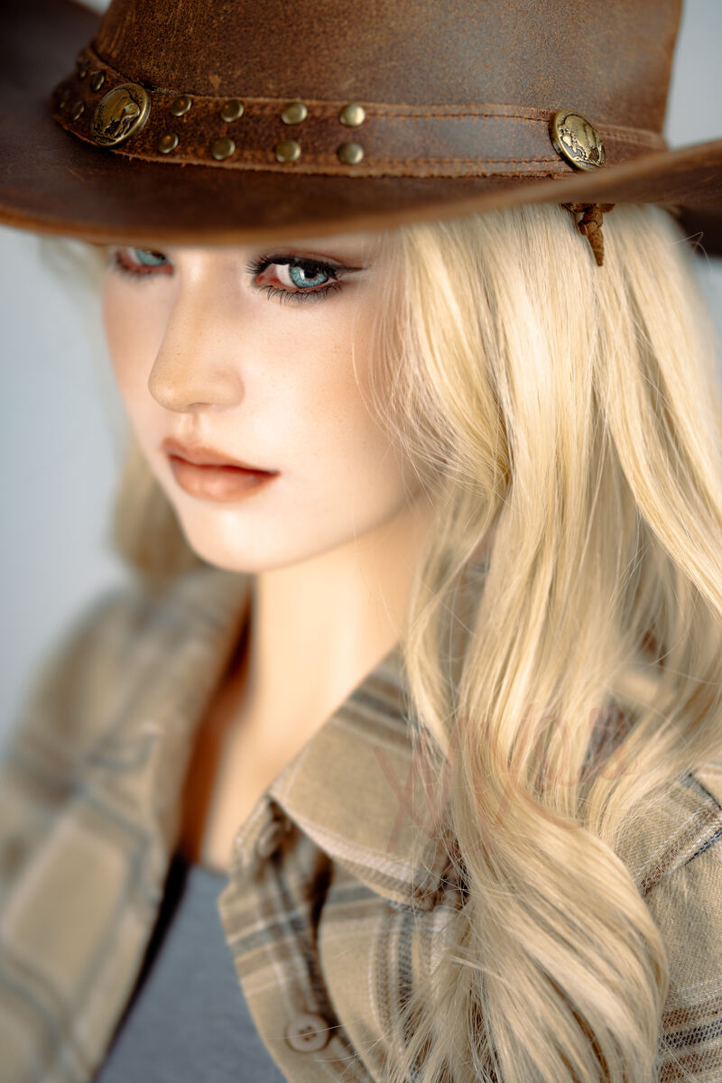 Picture of XNX Sino Doll 160cm/5ft3 B-cup Silicone Sex Doll – Mag Wallis