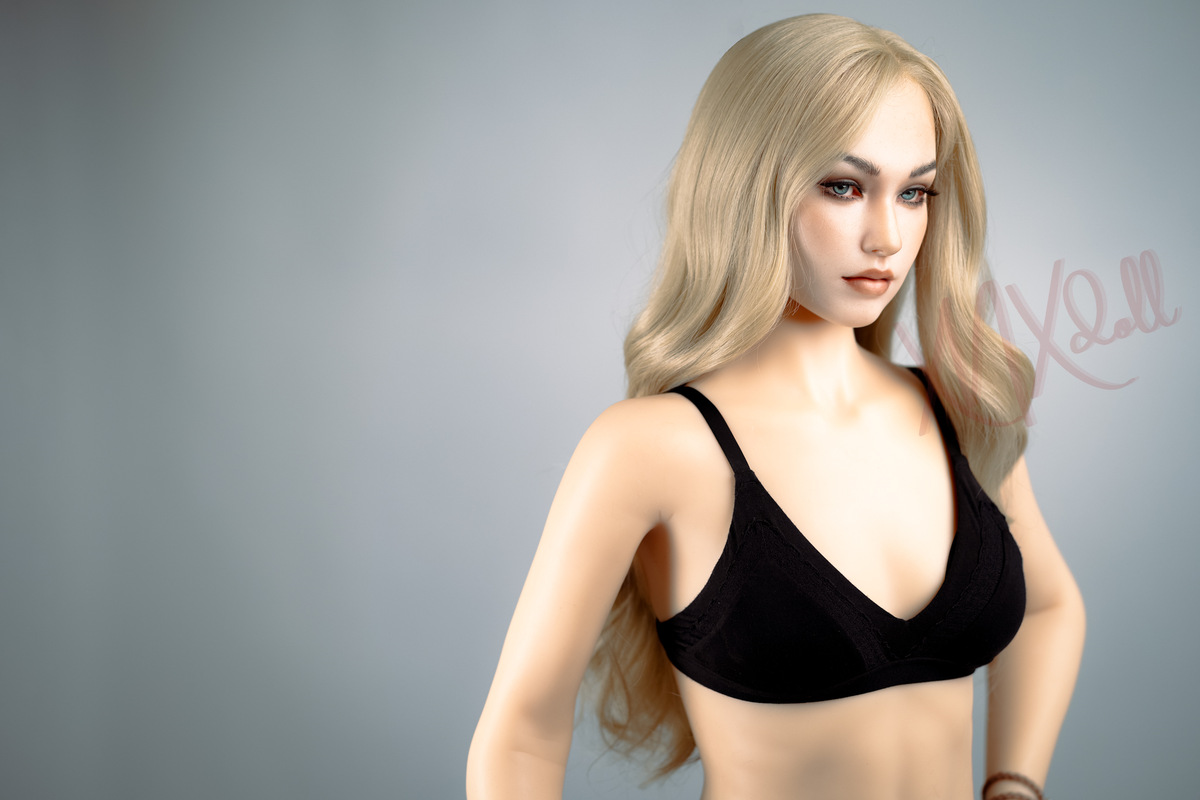 Picture of XNX Sino Doll 160cm/5ft3 B-cup Silicone Sex Doll – Mag Wallis