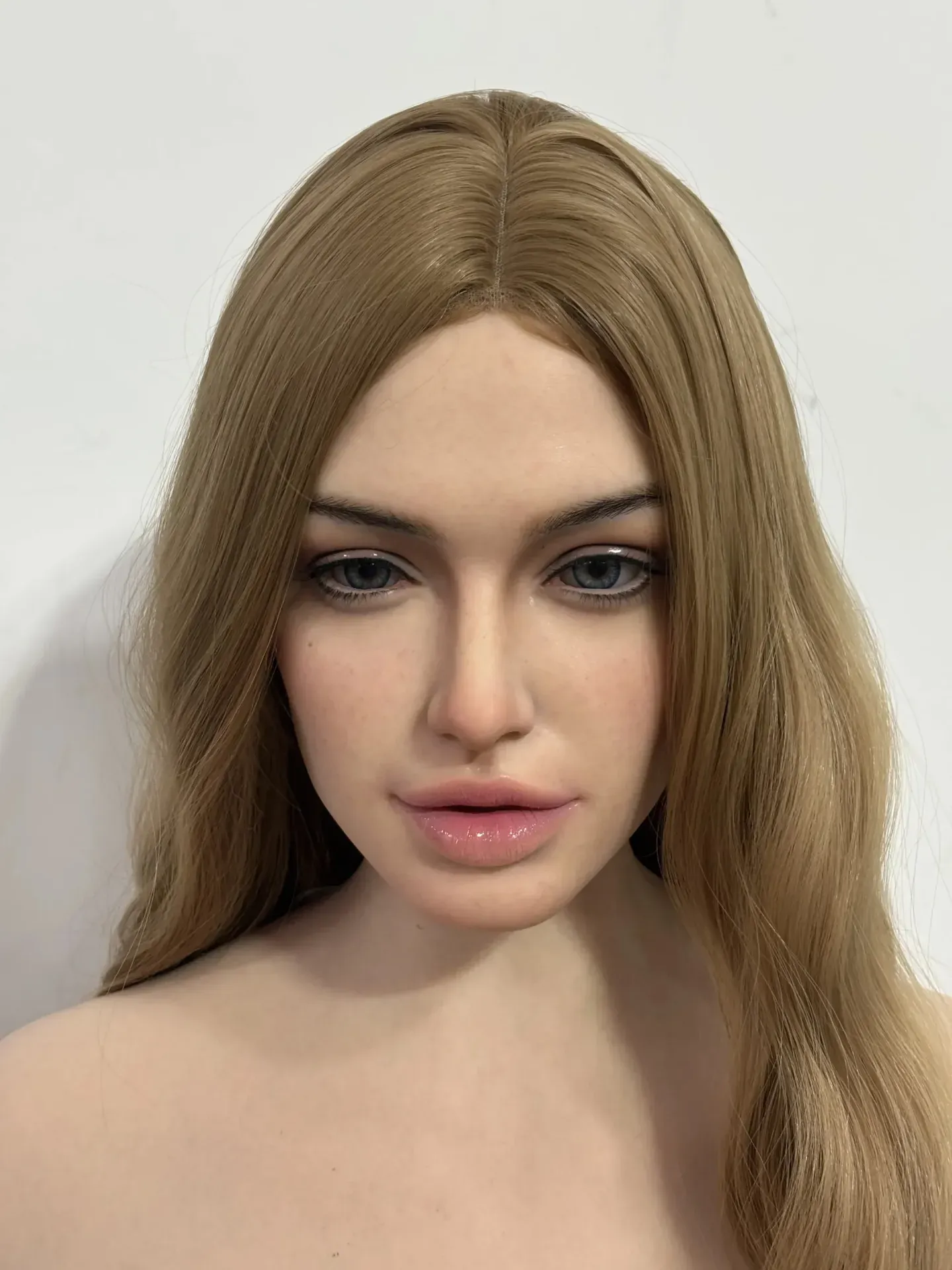 Picture of MMX Luna 168cm/5ft6 G-cup Silicone Sex Doll