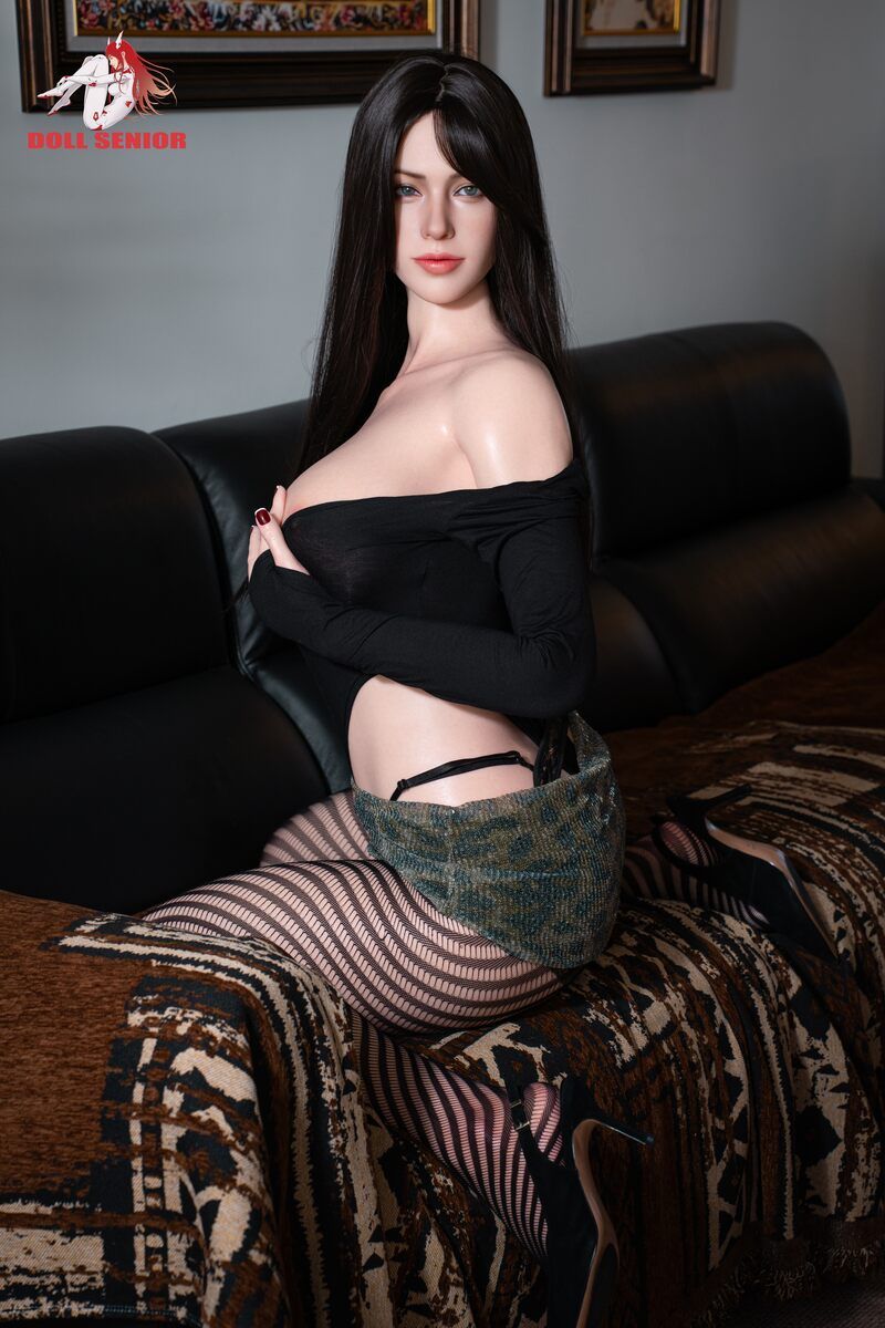 Picture of Doll Senior 170cm/5ft7 G-cup Silicone Sex Doll – Thalia (Real Skin Texture Version)