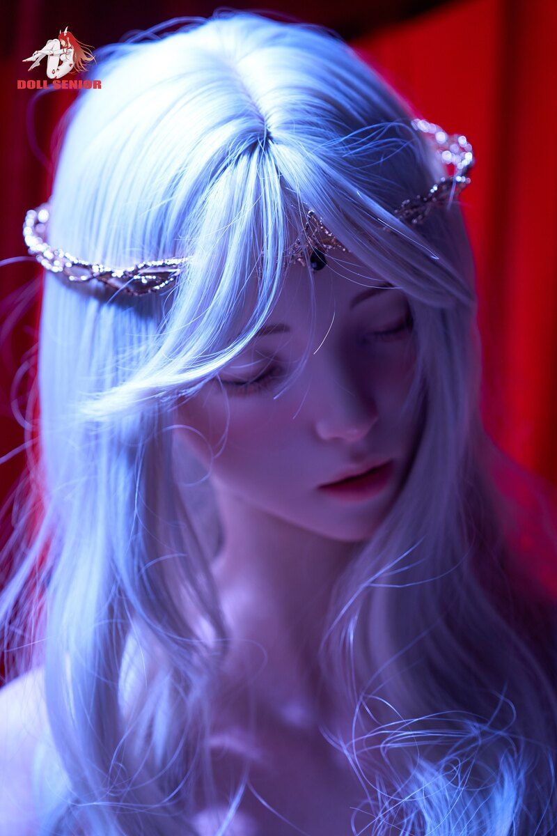 Picture of Doll Senior 165cm/5ft5 F-cup Silicone Sex Doll – Dream (Real Skin Texture Version & Closed-Eye Version)