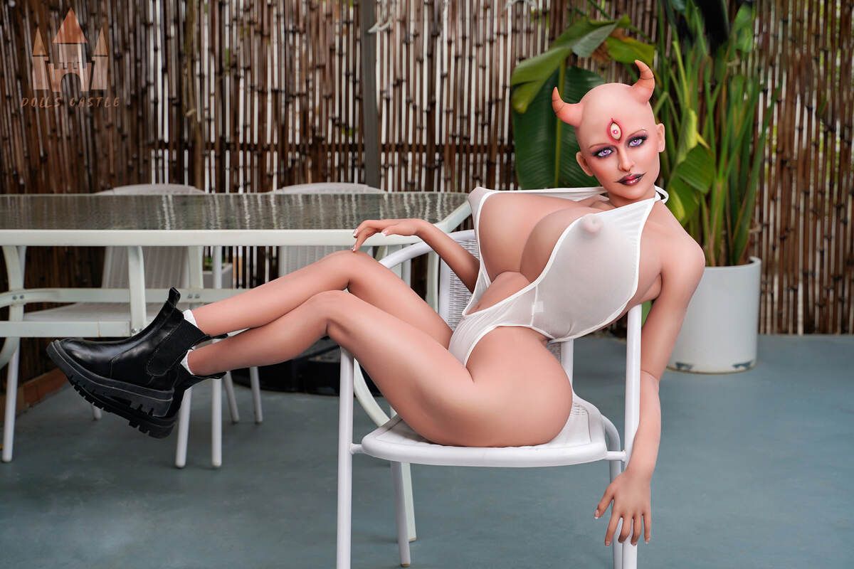Picture of Doll Castle 165cm/5ft5 V-cup TPE Sex Doll – Eugenia