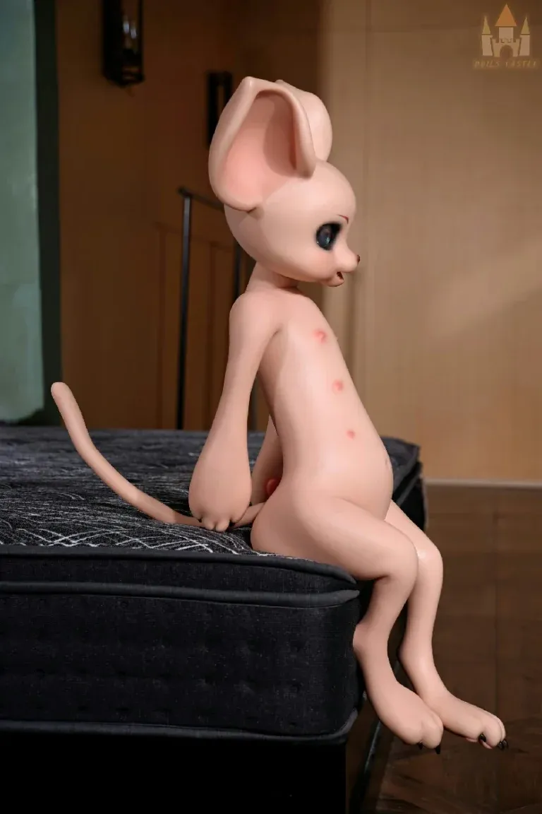 Picture of Dolls Castle 100CM SZ17 Fur Fapdolls Cream Mouse Silicone Doll