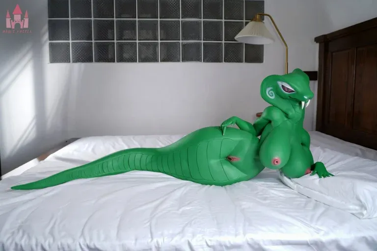 Picture of Dolls Castle Silicone Green Skin Tone 160CM Snake Doll Skalor