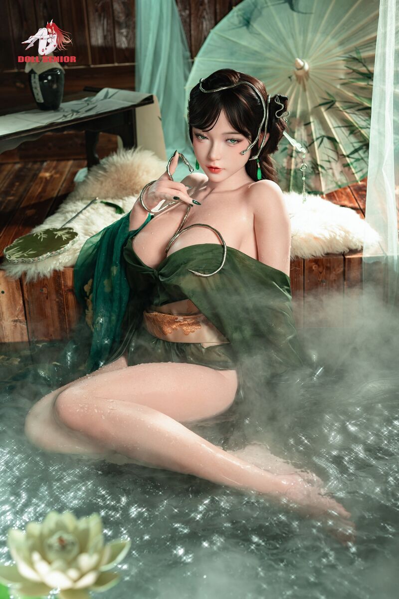 Picture of Doll Senior 165cm/5ft 5 in F Cup Real Skin Texture Version Silicone Sex Doll - Aoi ( Grenn snake ）